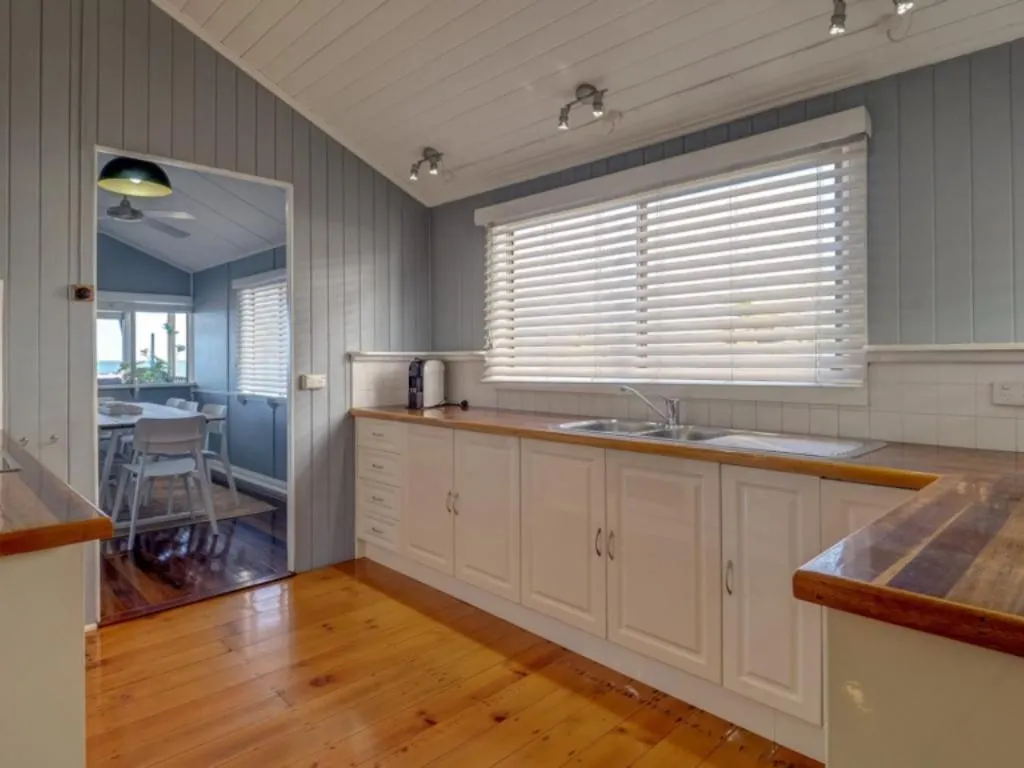 Holiday home Waterfront Beachhouse On The Esplanade Australia