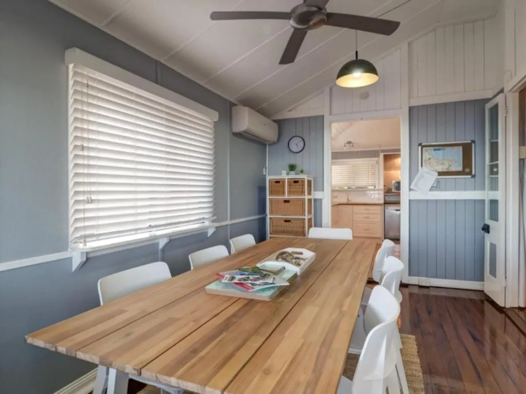 Waterfront Beachhouse On The Esplanade Urangan